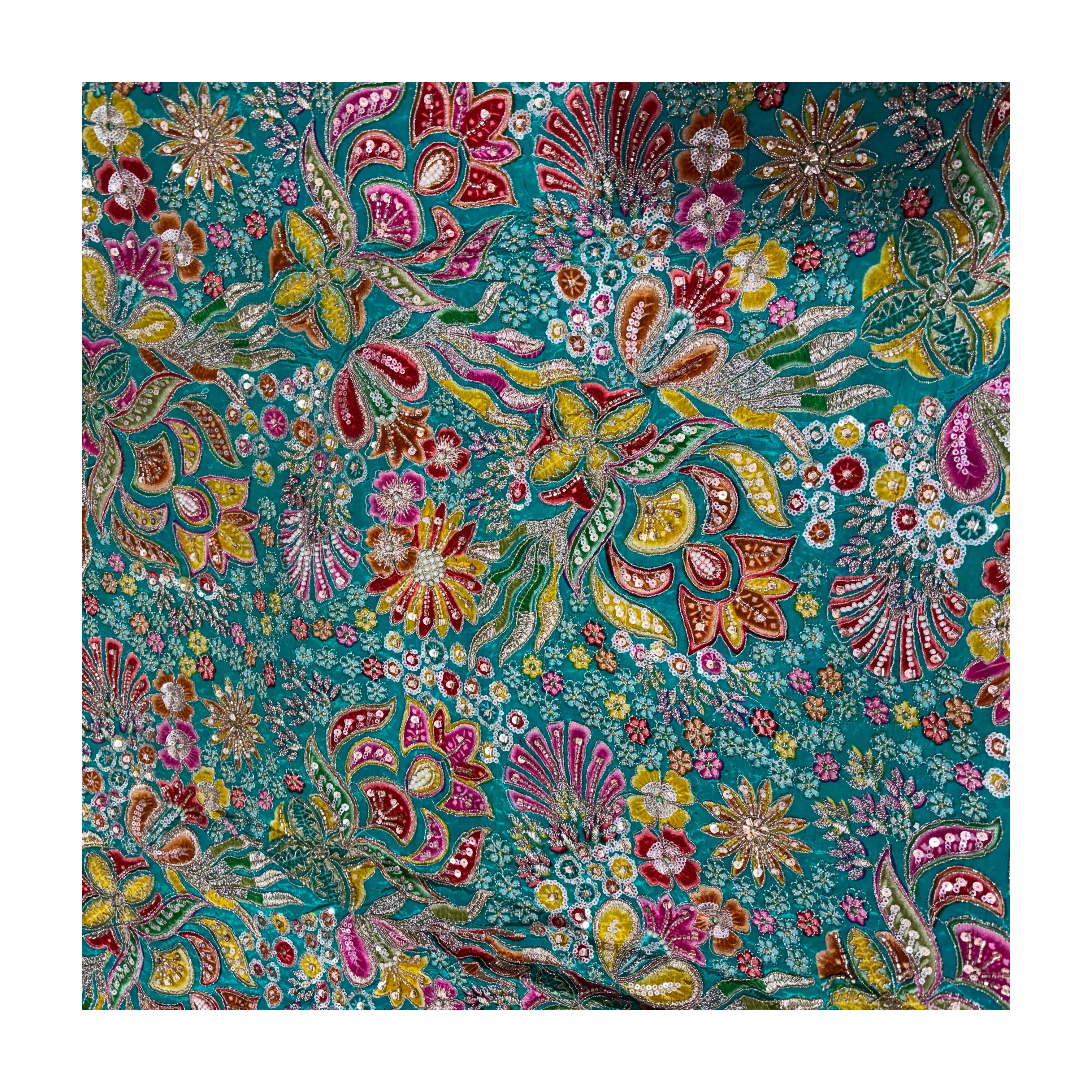 product listing ke liye title and description likho, SEO wala, aur sabhi fabrics ke color batao, color name batao.